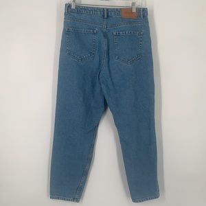 Zara high rise mom light wash jeans size 8